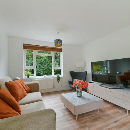 Spacious, Quiet And Modern Apartment London Kültér fotó