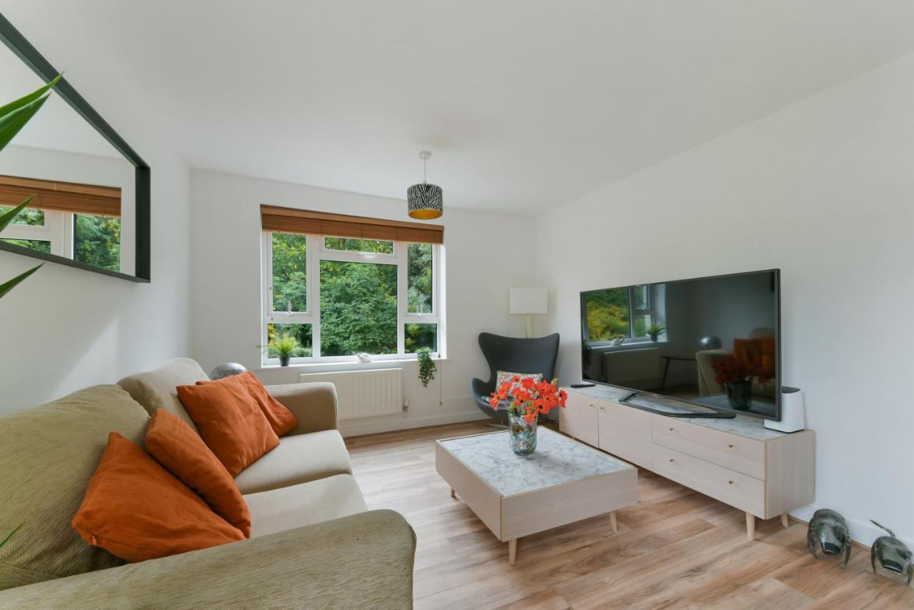 Spacious, Quiet And Modern Apartment London Kültér fotó
