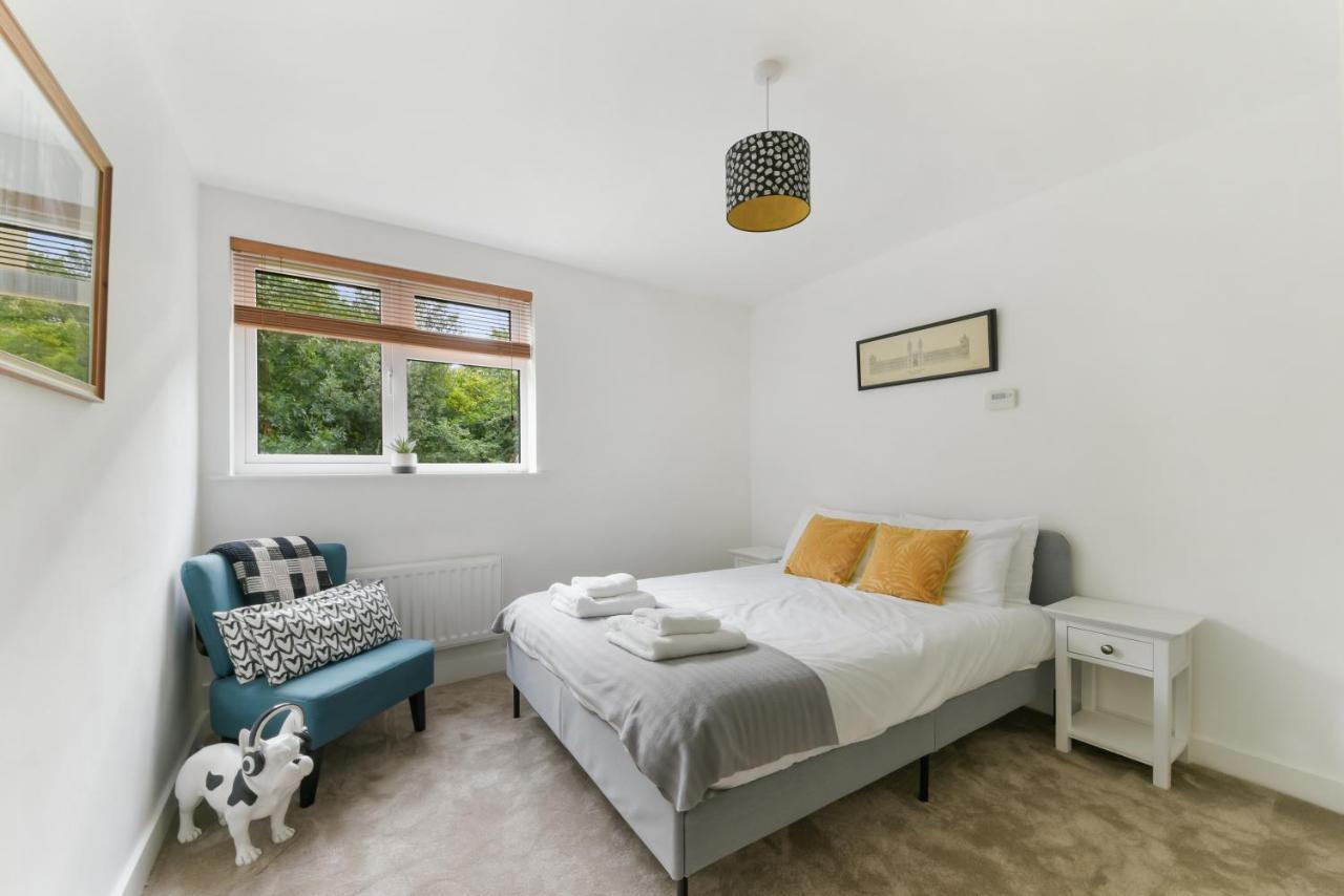 Spacious, Quiet And Modern Apartment London Kültér fotó