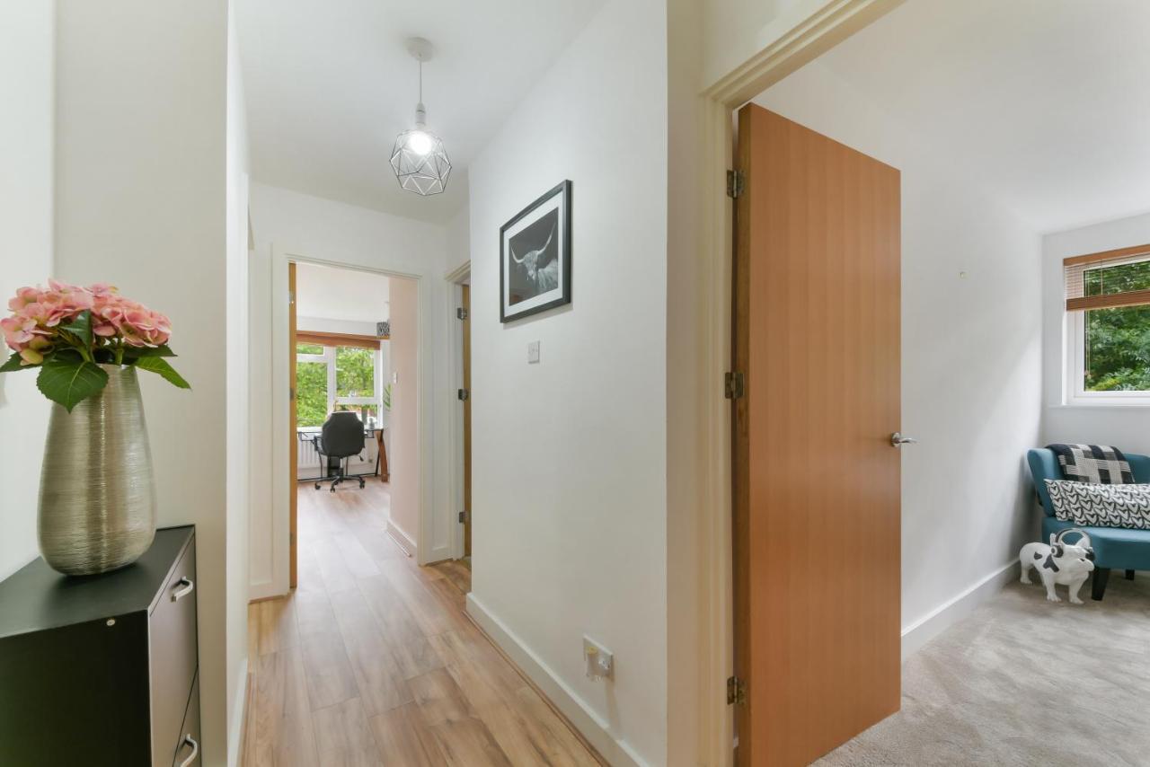 Spacious, Quiet And Modern Apartment London Kültér fotó